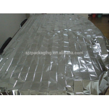 extremely lightweight polyester foil emergency survival blanket